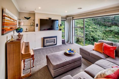 Photo of property in 10 Hervey Way, Kaiwharawhara, Wellington, 6035