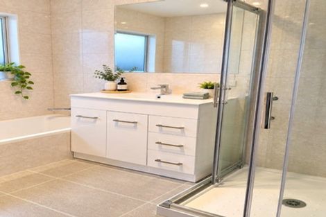 Photo of property in 2/9 Midvale Place, Burswood, Auckland, 2013