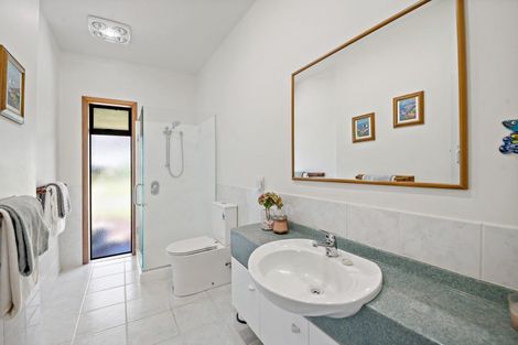 Photo of property in 4 Takutai Avenue, Bucklands Beach, Auckland, 2012