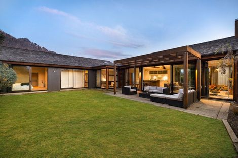 Photo of property in 2 Buckler Court, Jacks Point, Queenstown, 9371