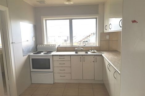 Photo of property in 32 Titirangi Road, New Lynn, Auckland, 0600