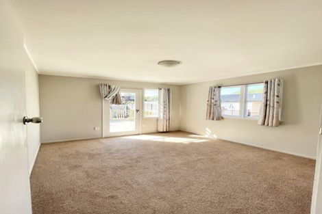 Photo of property in 4 Seaton Road, Murrays Bay, Auckland, 0630