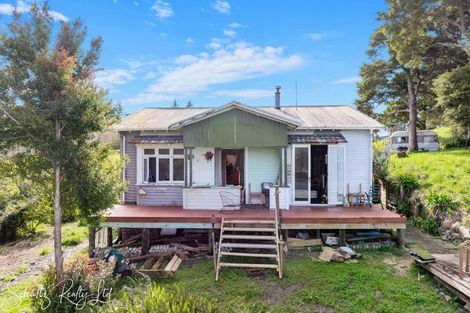 Photo of property in 227 Mountain Road, Maungaturoto, 0587