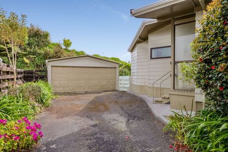 Photo of property in 114b Riversdale Drive, Merrilands, New Plymouth, 4312
