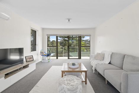 Photo of property in 48a Woodlands Crescent, Browns Bay, Auckland, 0630