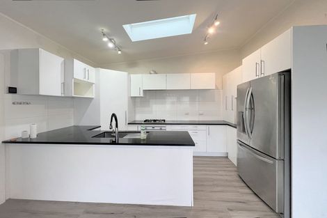Photo of property in 52 Tiverton Road, Avondale, Auckland, 0600