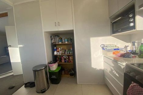 Photo of property in 11 Idyll Place, Northcross, Auckland, 0632