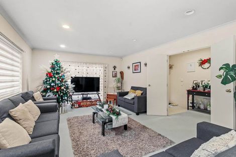 Photo of property in 30 Millington Place, Huntington Park, Auckland, 2013