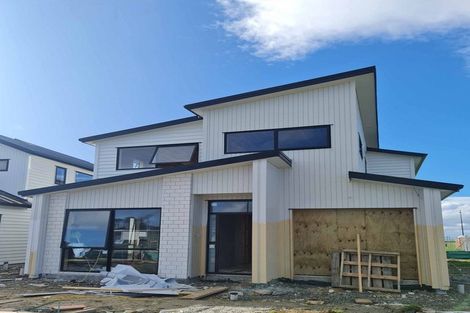 Photo of property in 12 Korowhiti Road, Clarks Beach, 2122