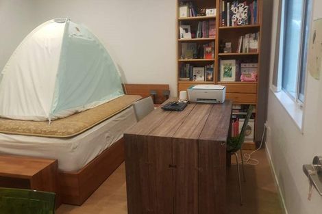 Photo of property in 24 Para Close, Fairview Heights, Auckland, 0632