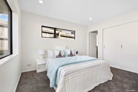 Photo of property in 18b Riverpark Crescent, Henderson, Auckland, 0610