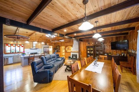 Photo of property in 543 Manutahi Road, Lepperton, New Plymouth, 4373