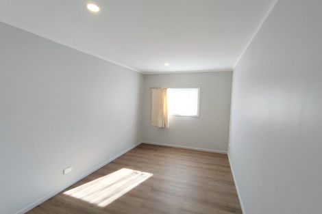 Photo of property in 26 Larnoch Road, Henderson, Auckland, 0610