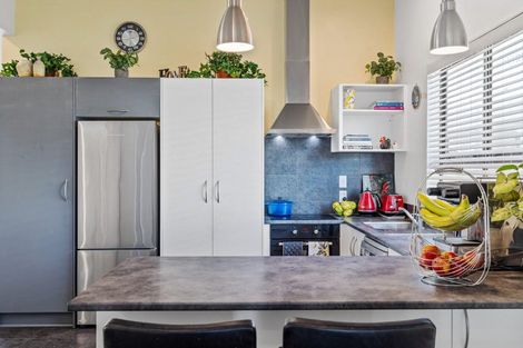 Photo of property in 43 Wood Street, Takaro, Palmerston North, 4410