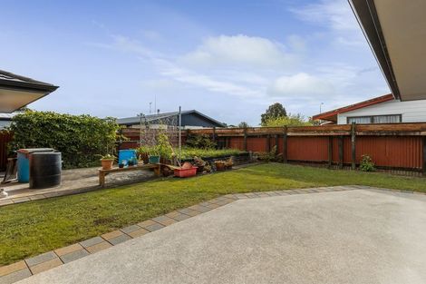 Photo of property in 2 Fuller Close, Levin, 5510