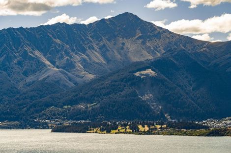 Photo of property in 3 Water Race Lane, Jacks Point, Queenstown, 9371