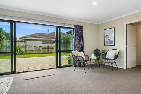 Photo of property in 26 Butterworth Crescent, Papamoa Beach, Papamoa, 3118
