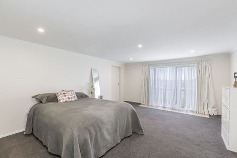 Photo of property in 34 Knights Road, Rothesay Bay, Auckland, 0630