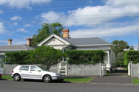 Photo of property in 120 Victoria Road, Devonport, Auckland, 0624