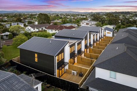 Photo of property in 1/23 Tudor Road, Henderson, Auckland, 0610