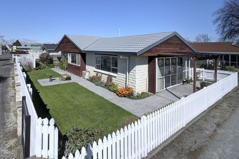 Photo of property in 2 Miller Place, Masterton, 5810