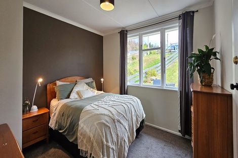 Photo of property in 11 Mcdonald Street, Brockville, Dunedin, 9011