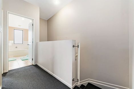Photo of property in 28/3 Hulme Place, Henderson, Auckland, 0612