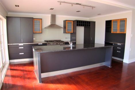 Photo of property in 12 Maungakiekie Avenue, Greenlane, Auckland, 1051