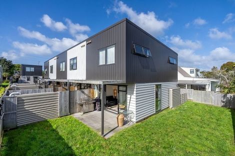 Photo of property in 7/60 Hepburn Road, Glendene, Auckland, 0602
