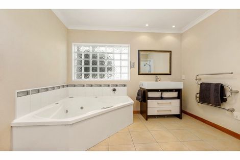 Photo of property in 2 Merlot Place, Rototuna, Hamilton, 3210