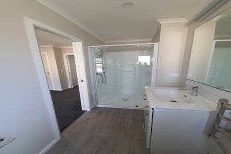 Photo of property in 6a Te Whiti Grove, Waterloo, Lower Hutt, 5011