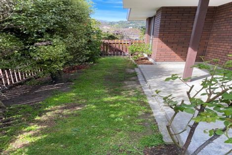 Photo of property in 20 Taupata Street, Redcliffs, Christchurch, 8081