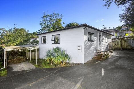 Photo of property in 1/16 Leiden Place, Totara Vale, Auckland, 0629
