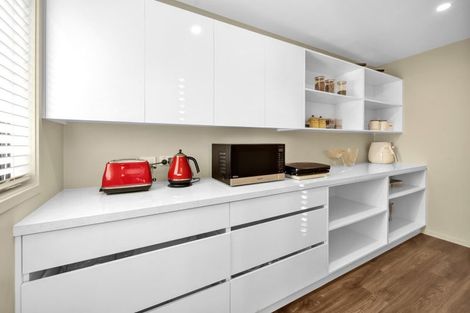 Photo of property in 12 Kotare Drive, Waiwhakaiho, New Plymouth, 4312