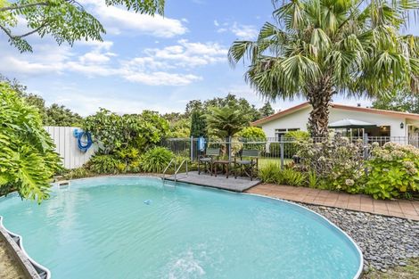 Photo of property in 11 Herbert Drive, Whangamata, 3620