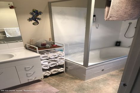 Photo of property in 34 Tussock Avenue, Mangere, Auckland, 2022