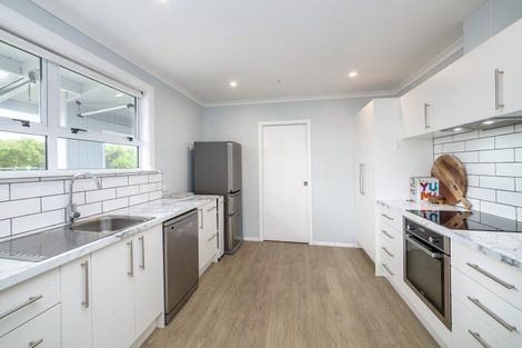 Photo of property in 14 Mahupuku Street, Greytown, 5712