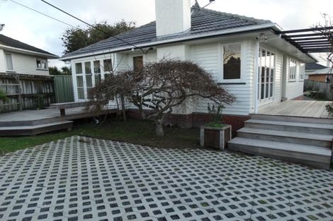 Photo of property in 1/3 Mackenzie Street, Te Atatu South, Auckland, 0610
