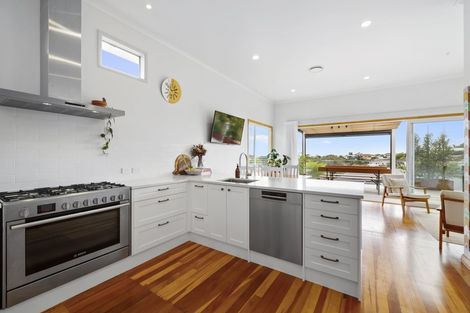 Photo of property in 18 Dorset Avenue, Westown, New Plymouth, 4310