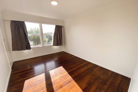 Photo of property in 30 Lawrence Crescent, Hillpark, Auckland, 2102