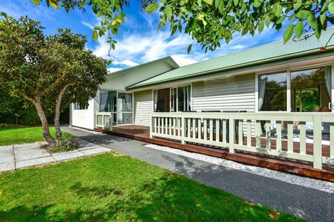 Photo of property in 33 Palmers Road, New Brighton, Christchurch, 8083