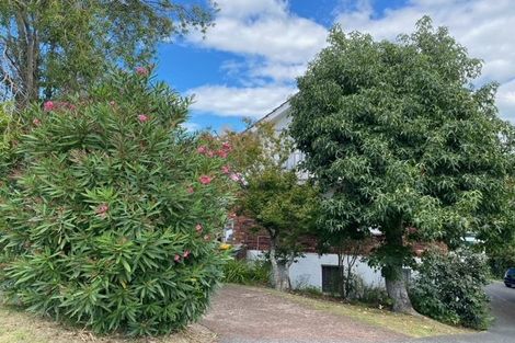 Photo of property in 2/30 Martin Crescent, Northcote, Auckland, 0627