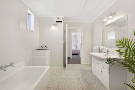 Photo of property in 1/705 Heretaunga Street East, Parkvale, Hastings, 4122