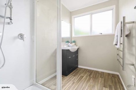 Photo of property in 3 Kilcar Place, Massey, Auckland, 0614