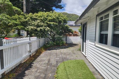 Photo of property in 6 Nikau Street, Eastbourne, Lower Hutt, 5013