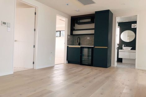 Photo of property in 33a Roberts Avenue, Bayswater, Auckland, 0622