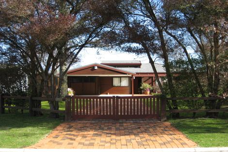 Photo of property in 24 Nisbet Terrace, Kinloch, Taupo, 3377