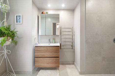 Photo of property in 64 Darlington Street, Ngatea, 3503