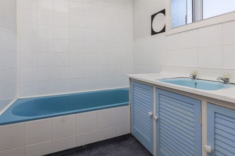 Photo of property in 12a Valerie Place, Redwood, Christchurch, 8051