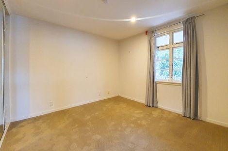 Photo of property in 2 Hawkhurst Road, Lyttelton, 8082